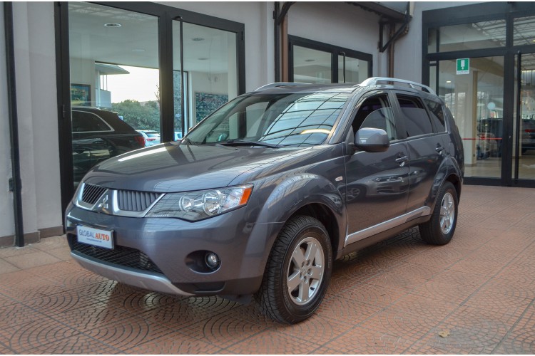 Mitsubishi Outlander 2.0 D-ID 4x4 Intense